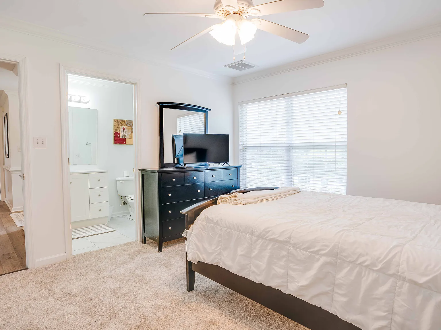 3 bed, 1506 sqft, $2,850 — Photo 2