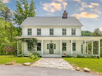 111 Moccasin Run, Sunset, SC, 29685