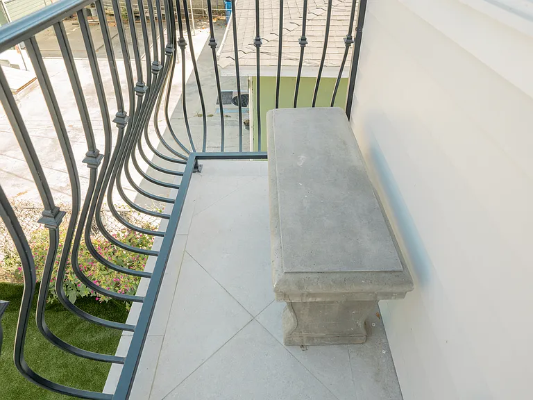 2222 S Budlong Ave #1/2 — Photo 24