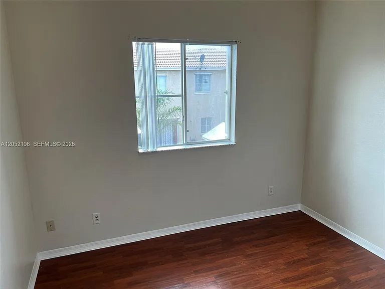 100 SW 15th Ave — Photo 44