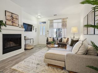 35 Wentworth Rd, Bedminster, NJ 07921