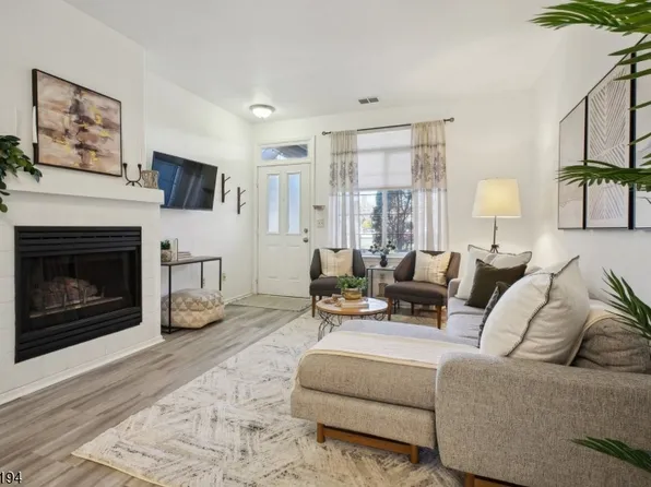 35 Wentworth Rd, Bedminster Twp., NJ 07921
