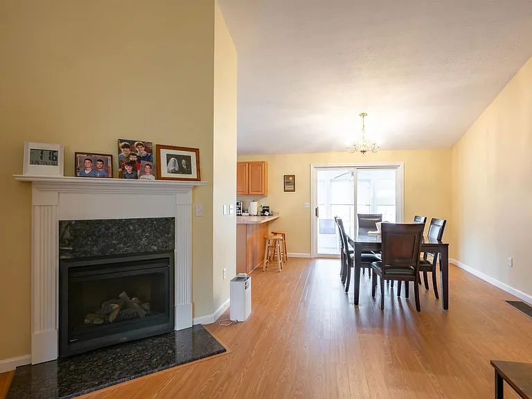 4 Myopia Ln — Photo 5