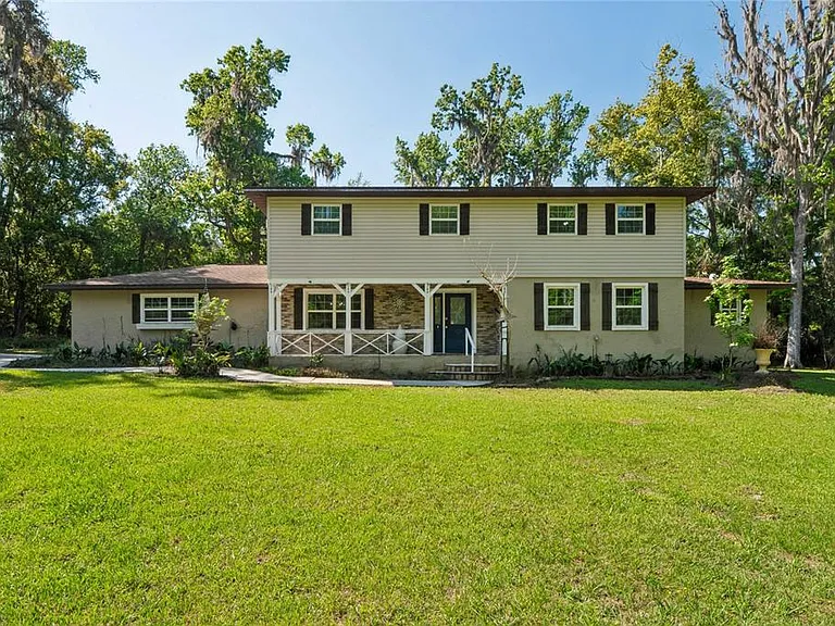 20424 Marguerite Rd — Photo 1