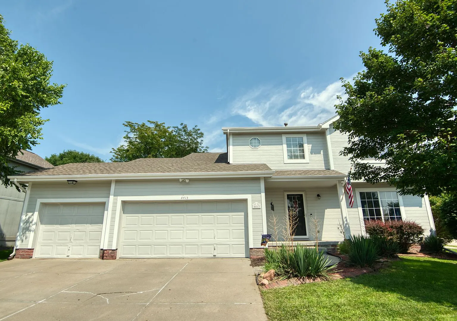 Spacious Four Bedroom - Available Soon! — Photo 2
