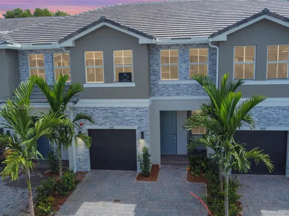 145 SW 170th Ave, Pembroke Pines, FL 33027