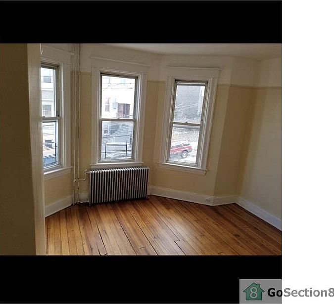 1st image of 137 Beech St