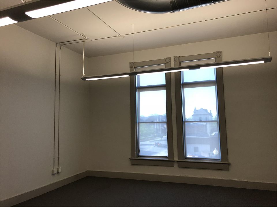 2nd image of 984 Logan St Ste 200