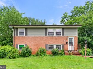 1006 S Ironwood Rd, Sterling, VA 20164