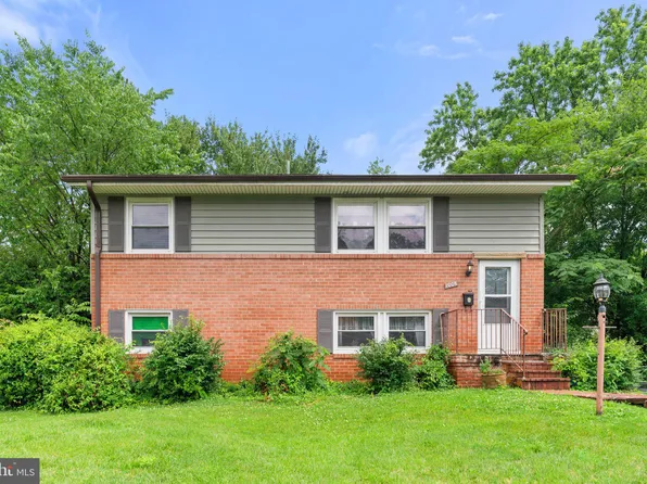 1006 S Ironwood Rd, Sterling, VA 20164