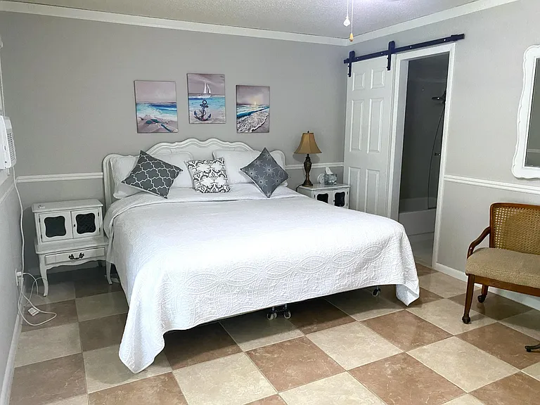 335 Farnham Cres #P — Photo 11