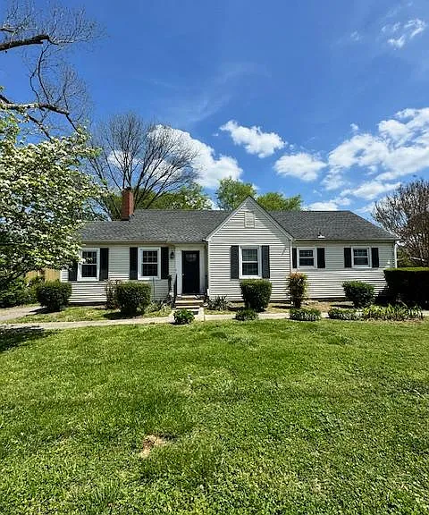 1320 Poplar Ave — Photo 1
