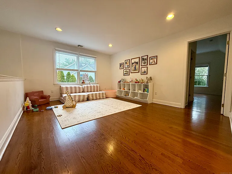 368 Hoyt St — Photo 24
