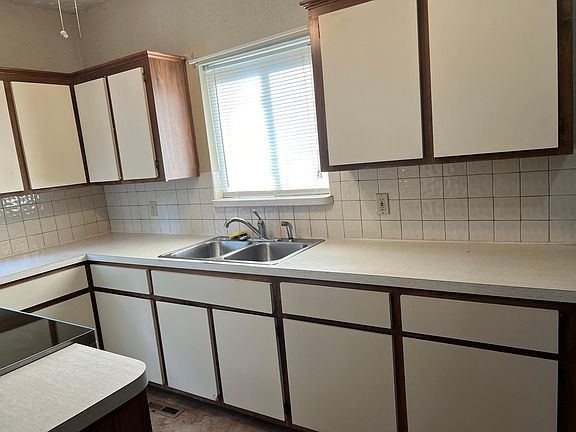 5th image of 1670 Preston Ave Floor 1