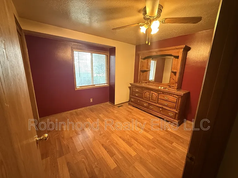942 Bronco Dr — Photo 10