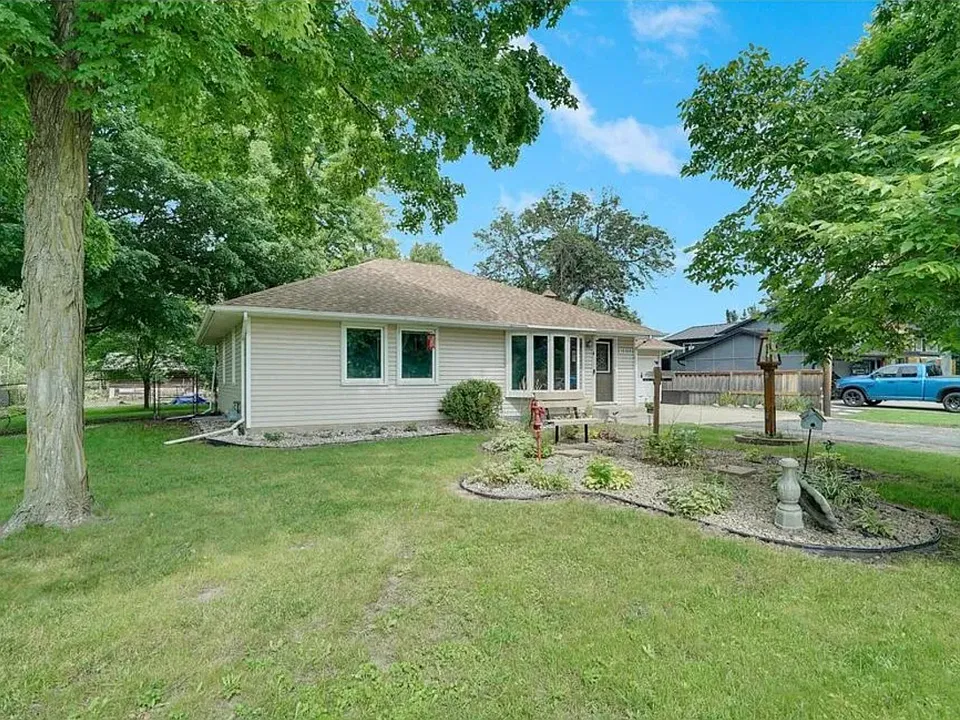 16100 Gleason Lake Rd
