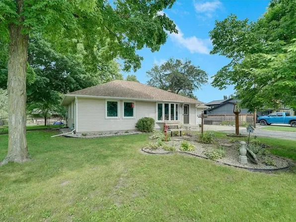 16100 Gleason Lake Rd, Wayzata, MN 55391
