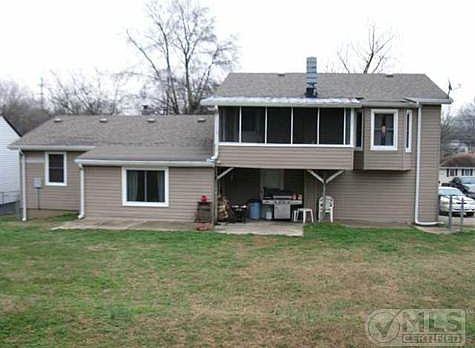 3rd image of 127 McArthur Dr