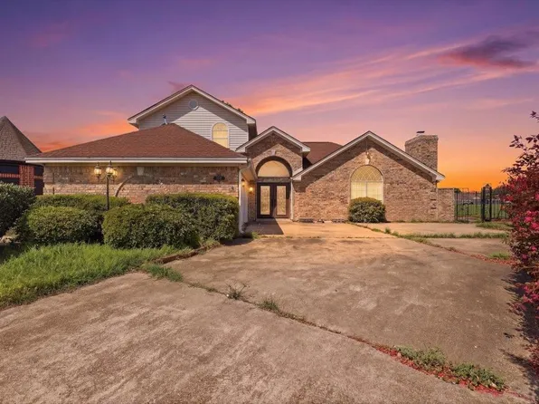 1307 S 24th 1/2 St, Nederland, TX 77627