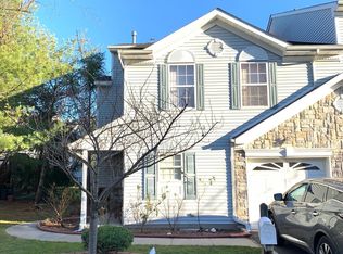 14 Bridgepointe Dr #211, South Amboy, NJ 08879