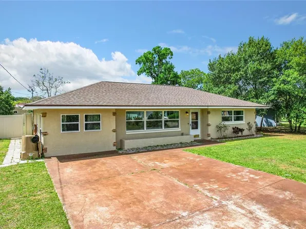 9 Oak St, Yalaha, FL 34797