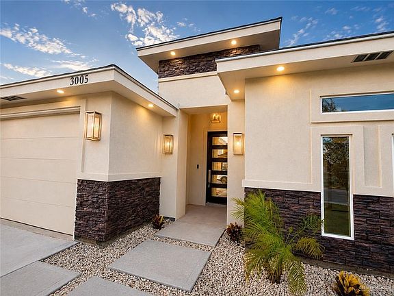 3rd image of 3005 E Sabinal Ave