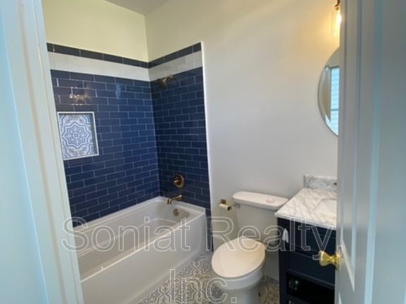 2nd image of 1220 Bartholomew St