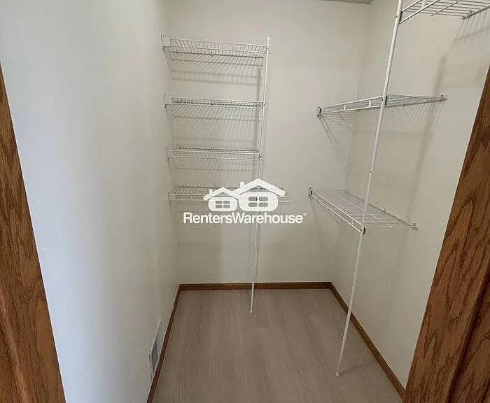 329 Alexander Ct — Photo 26