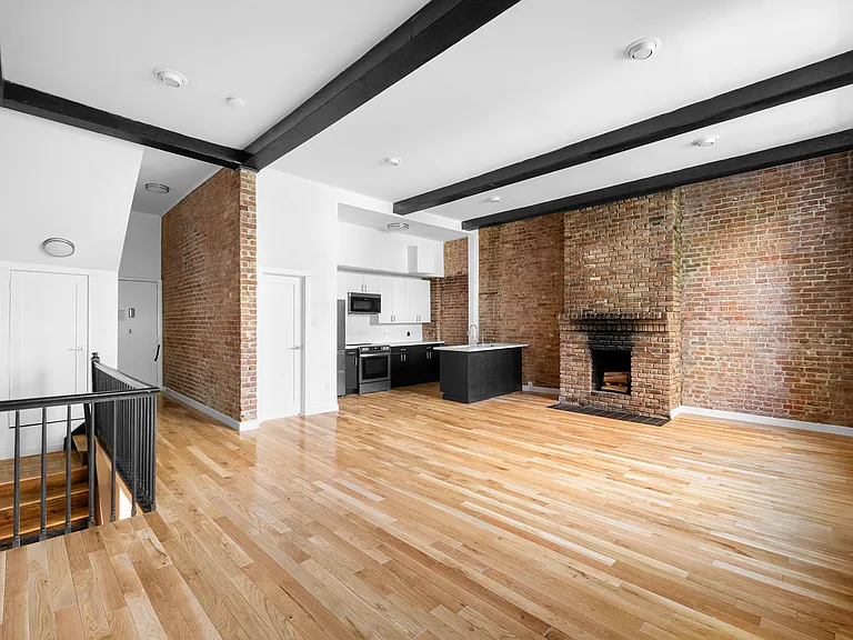 431 W 22nd St #1R — Photo 8