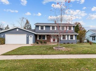 1022 E Capitol Dr, Appleton, WI 54911