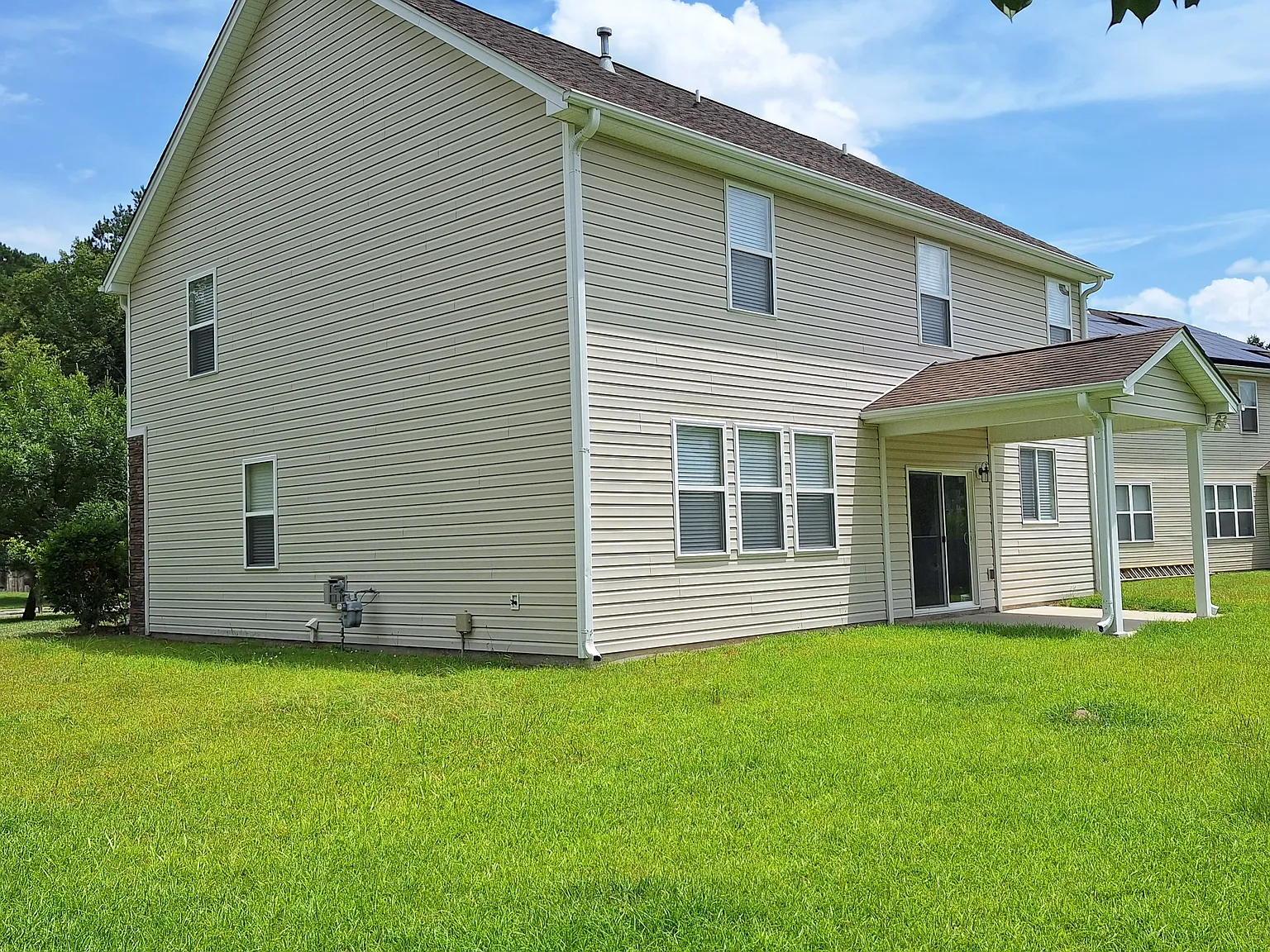 3 bed, 2.5 bath, 2476 sqft, $2,195 — Photo 4