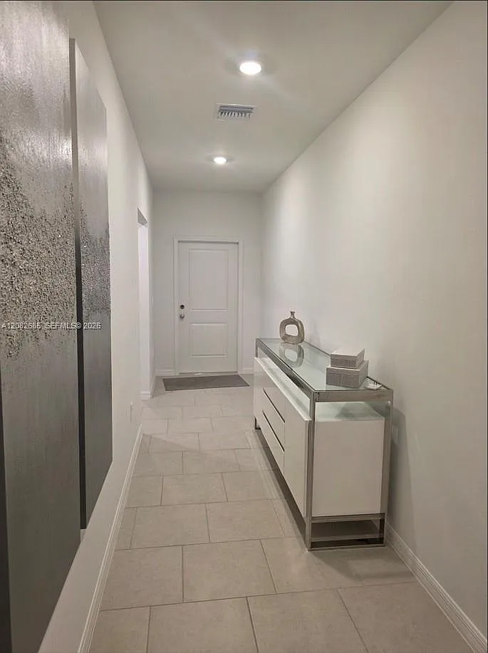 4 bed, 2.0 bath, $2,300 — Photo 2