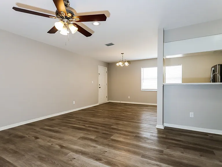 9804 N Connechusett Rd — Photo 3
