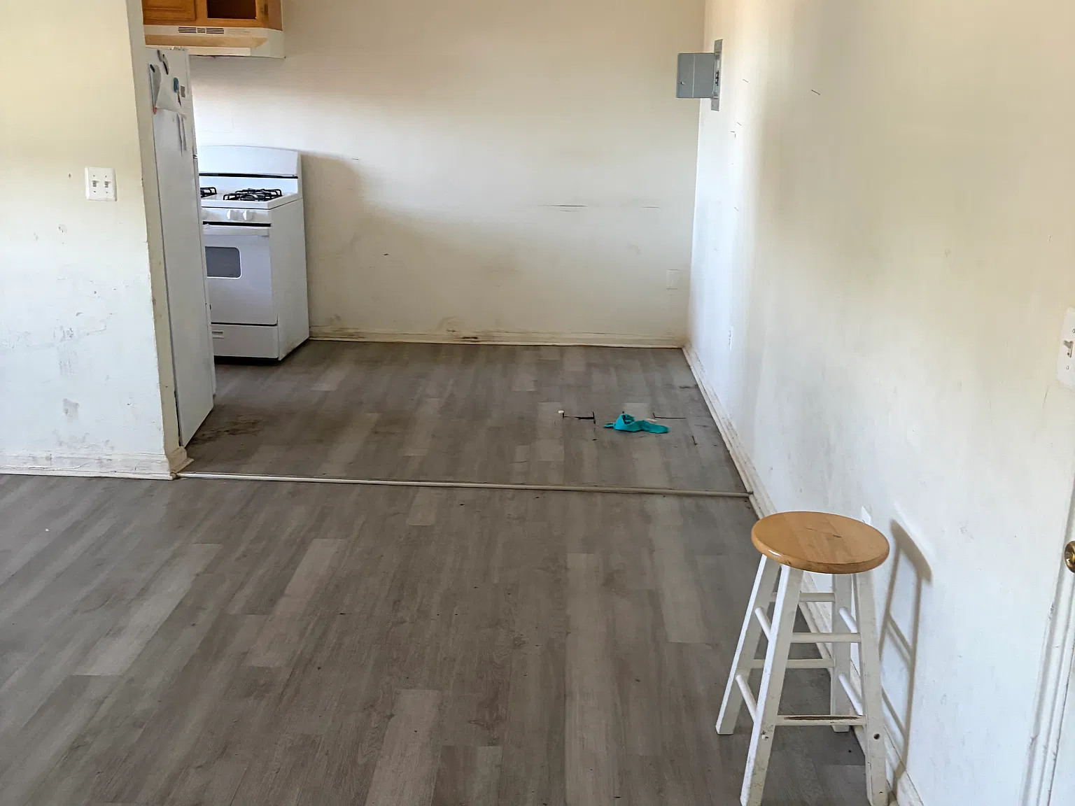 302 N Frederick Ave — Photo 2