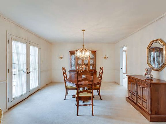5th image of 9804 Ceralene Dr