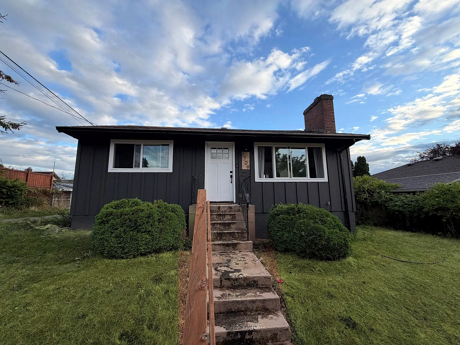 2 bed, 800 sqft, $2,400 — Photo 1