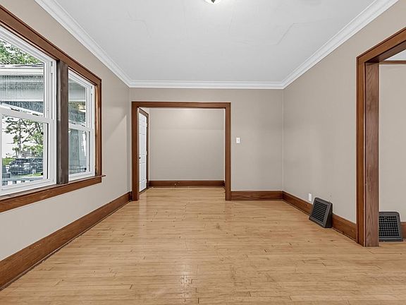 3rd image of 4728 W Medford AVENUE