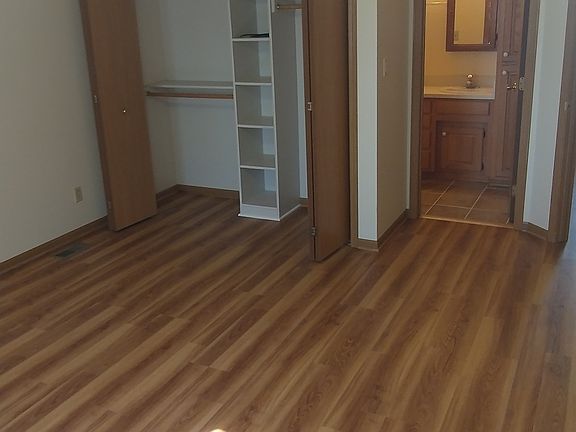 4th image of 1340 N Somers Ave