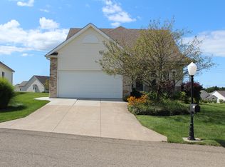 6135 Meadowland Cir, Erie, PA 16509