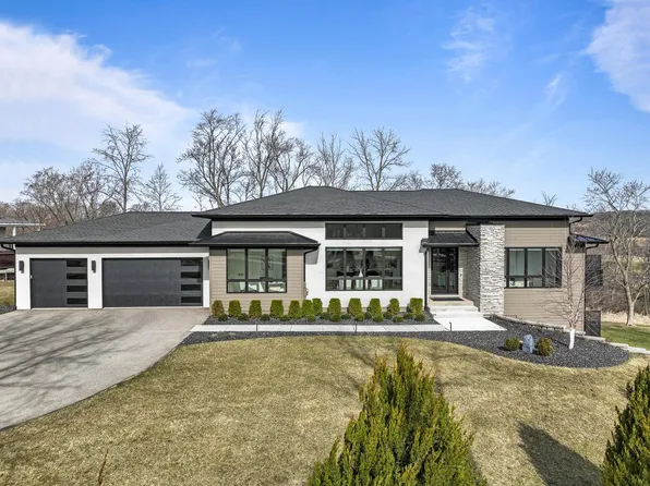 W4536 West Lakeview Glen DRIVE, Lake Geneva, WI 53147