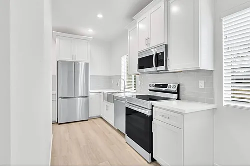 2 bedroom / 1 bath | Midtown Duplex Available Now Photo 1