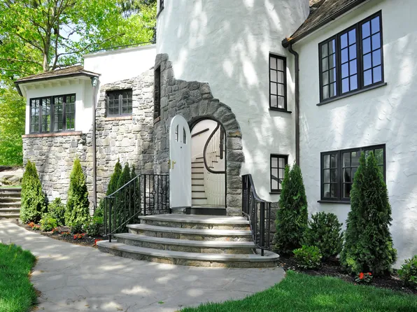 20 W Brother Dr, Greenwich, CT 06830