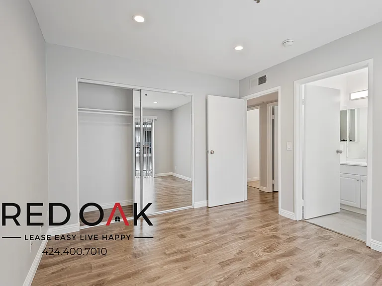 5224 Cartwright Ave #7 — Photo 6