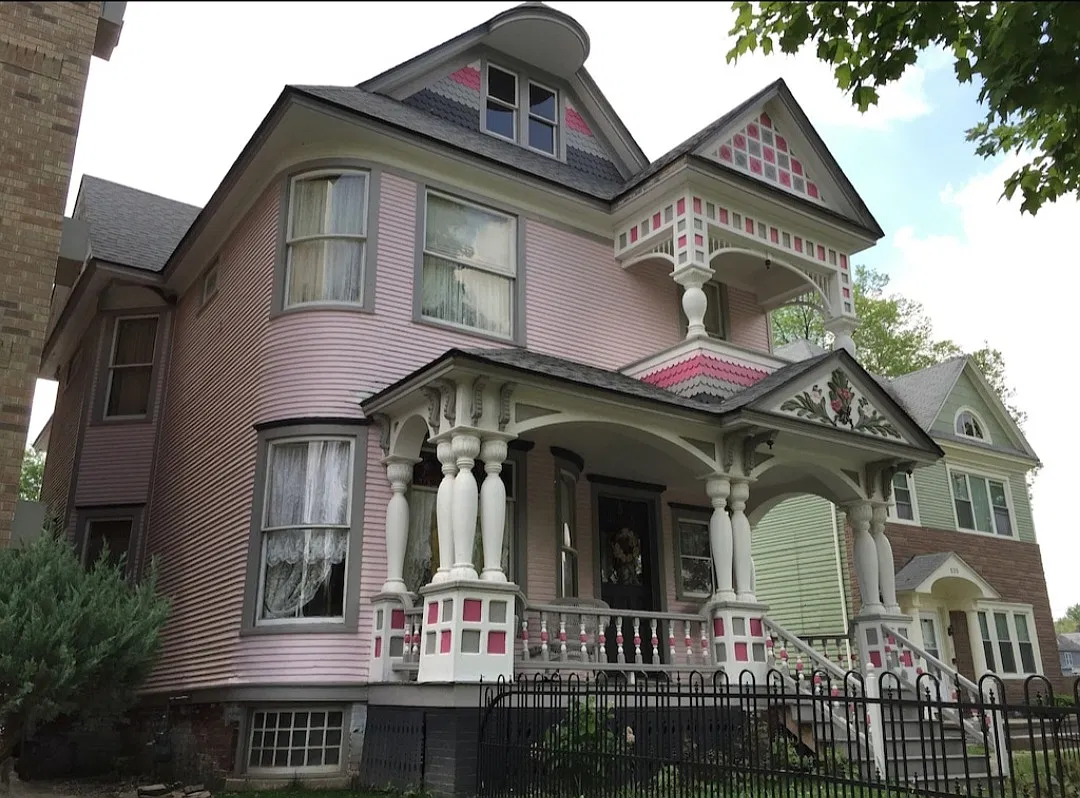 531 W Prairie Ave — Photo 2