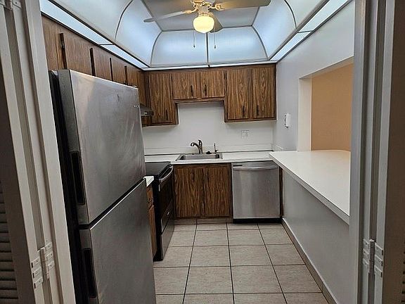 3rd image of 4158 Inverrary Dr APT 106