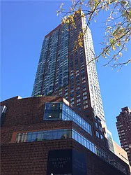 Rented by R New York