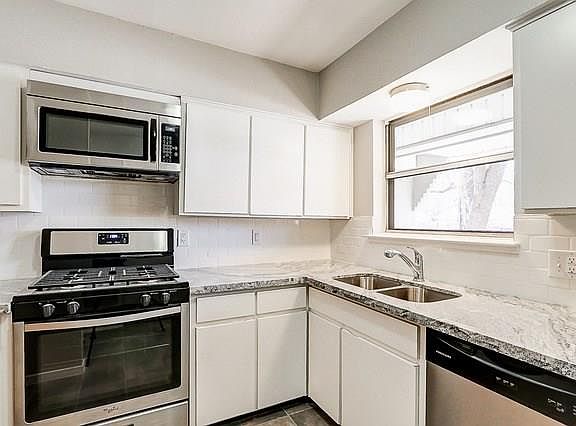 5th image of 2508 Bamboo St