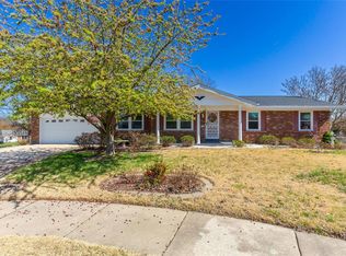 4 Yale Ct, Saint Charles, MO 63301