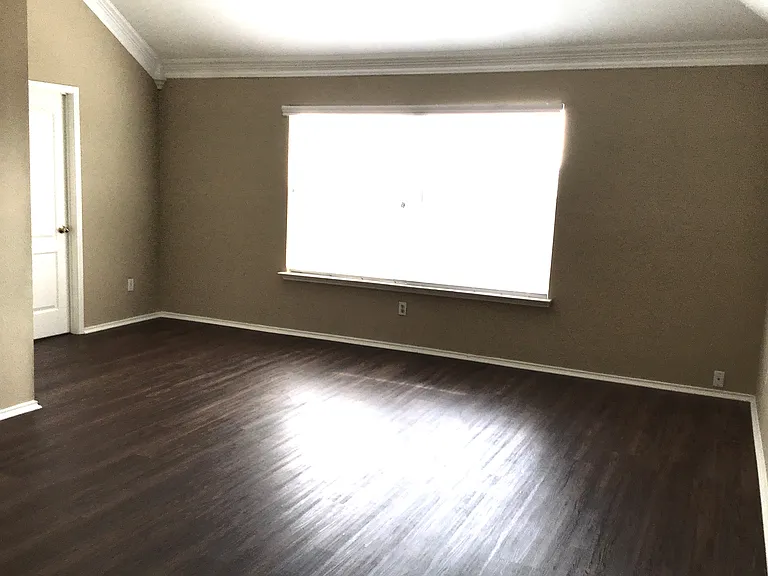 129 Hanover St — Photo 15