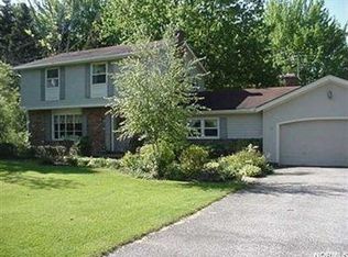 8685 Cedar Rd, Chesterland, OH 44026